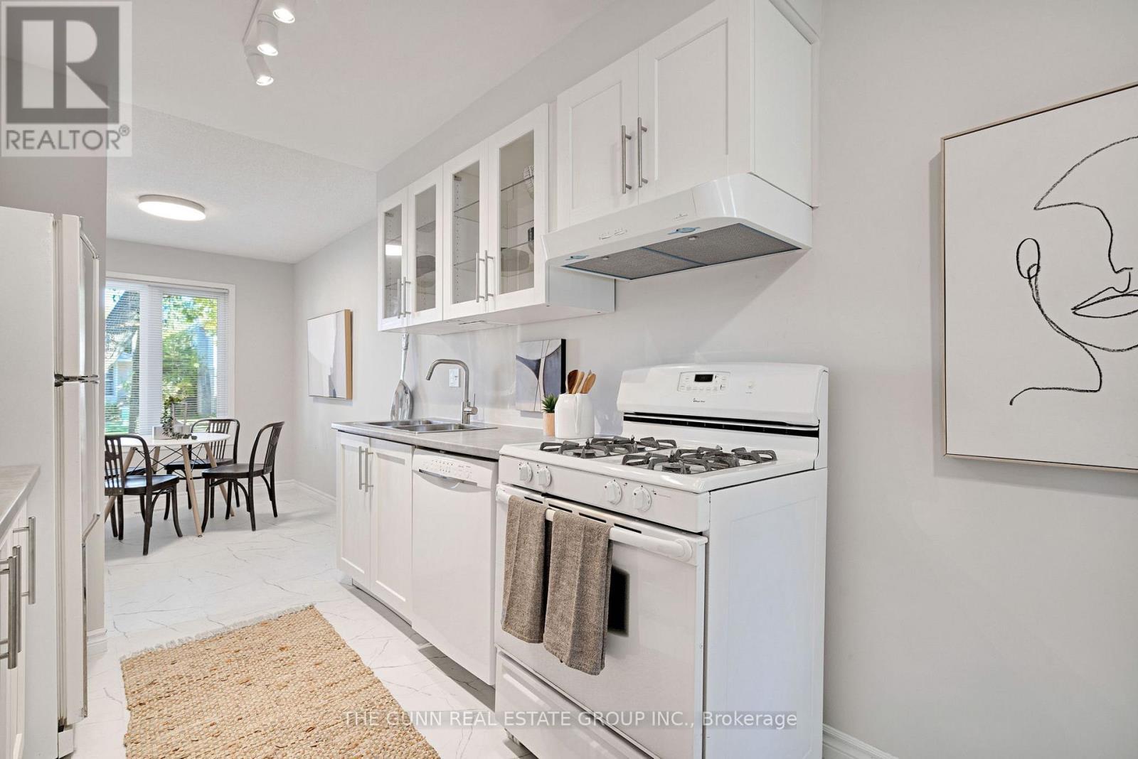 6 Olympic Crescent, London North (North I), ON - Indoor Photo Showing Kitchen