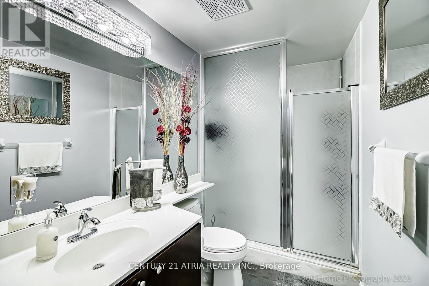 2203 - 60 Absolute Avenue, Mississauga, ON - Indoor Photo Showing Bathroom