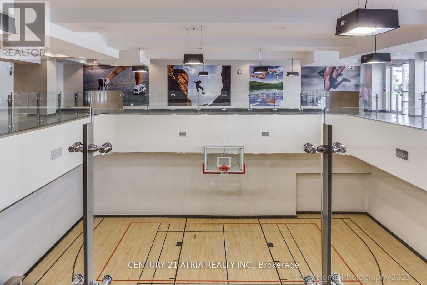 2203 - 60 Absolute Avenue, Mississauga, ON - Indoor Photo Showing Kitchen