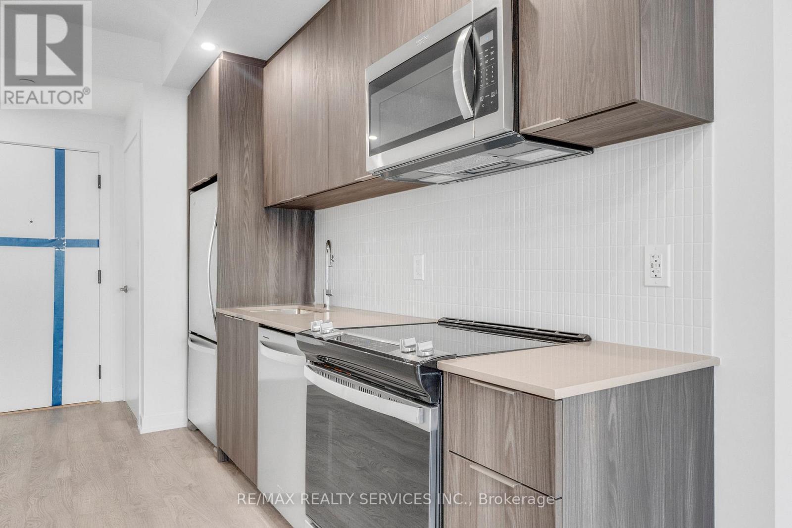 709 - 720 Whitlock Avenue, Milton, ON - Indoor Photo Showing Kitchen