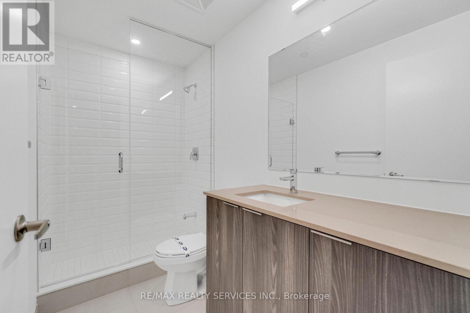 709 - 720 Whitlock Avenue, Milton, ON - Indoor Photo Showing Bathroom