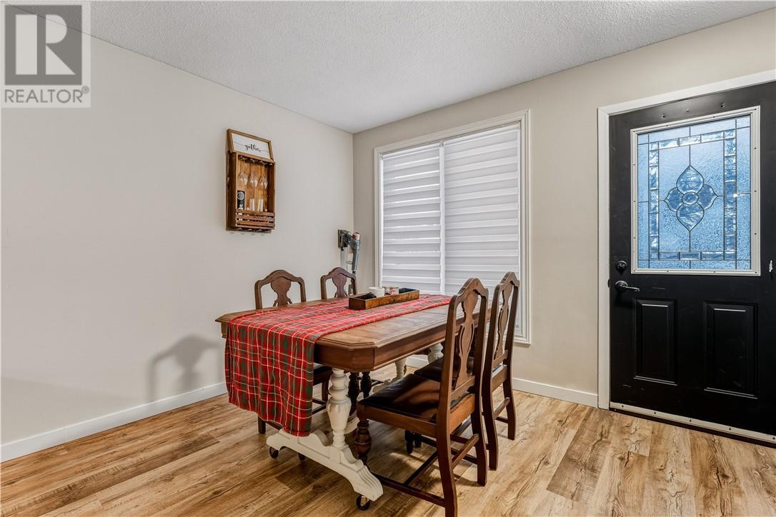 3930 Macmillan Drive, Val Caron, ON - Indoor Photo Showing Dining Room