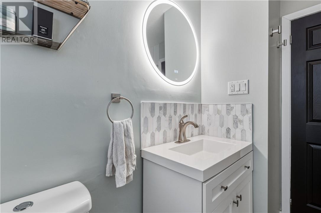 3930 Macmillan Drive, Val Caron, ON - Indoor Photo Showing Bathroom