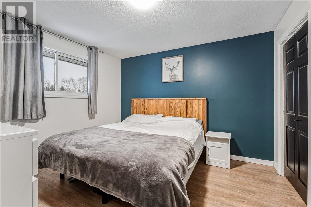 3930 Macmillan Drive, Val Caron, ON - Indoor Photo Showing Bedroom