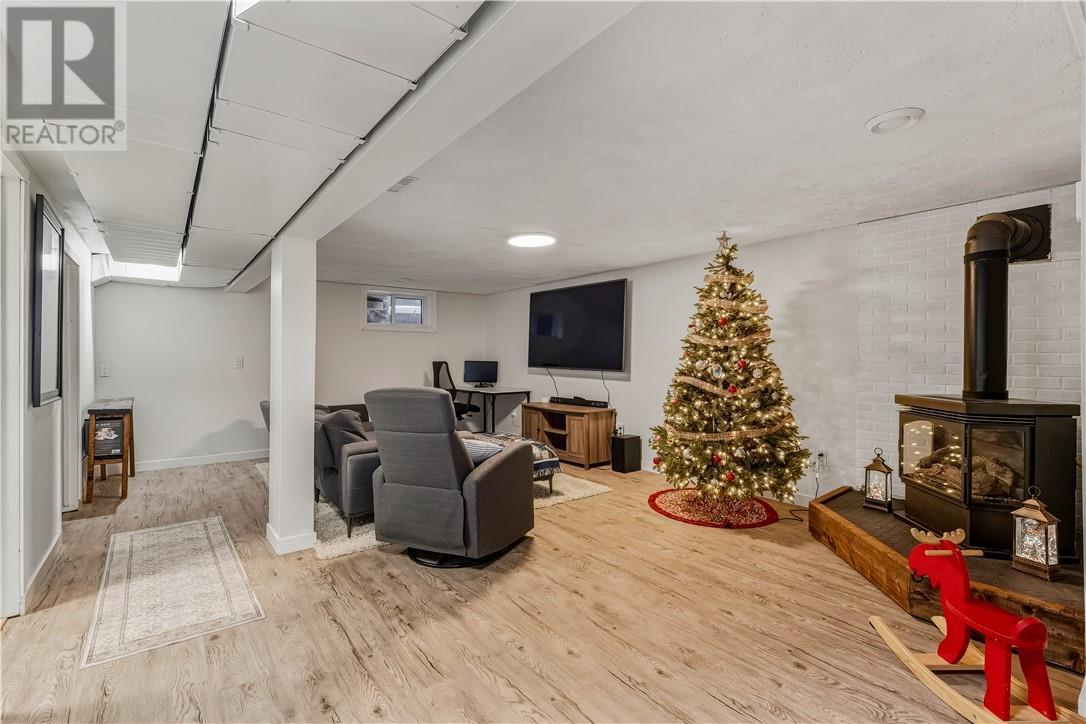 3930 Macmillan Drive, Val Caron, ON - Indoor