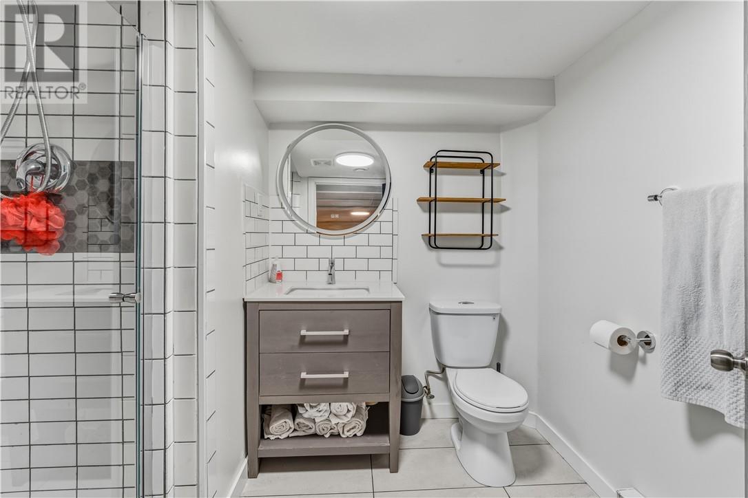 3930 Macmillan Drive, Val Caron, ON - Indoor Photo Showing Bathroom