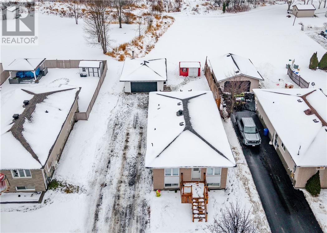 3930 Macmillan Drive, Val Caron, ON - Outdoor