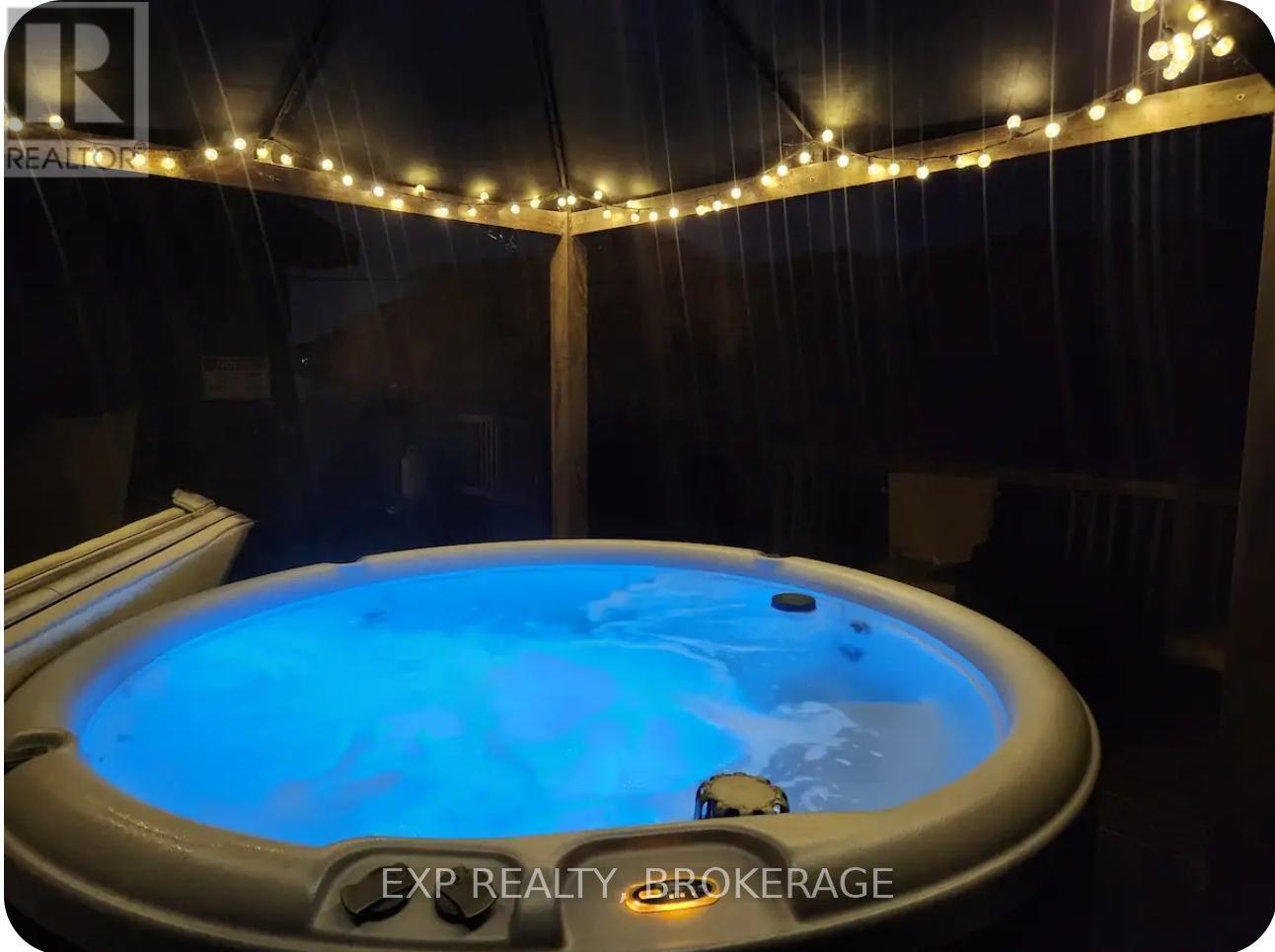 Cozy cottage - 4177 & 4187 Carrying Place Road, Frontenac (Frontenac South), ON