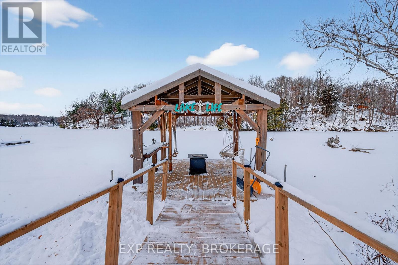 Lakeview farmhouse - 4177 & 4187 Carrying Place Road, Frontenac (Frontenac South), ON