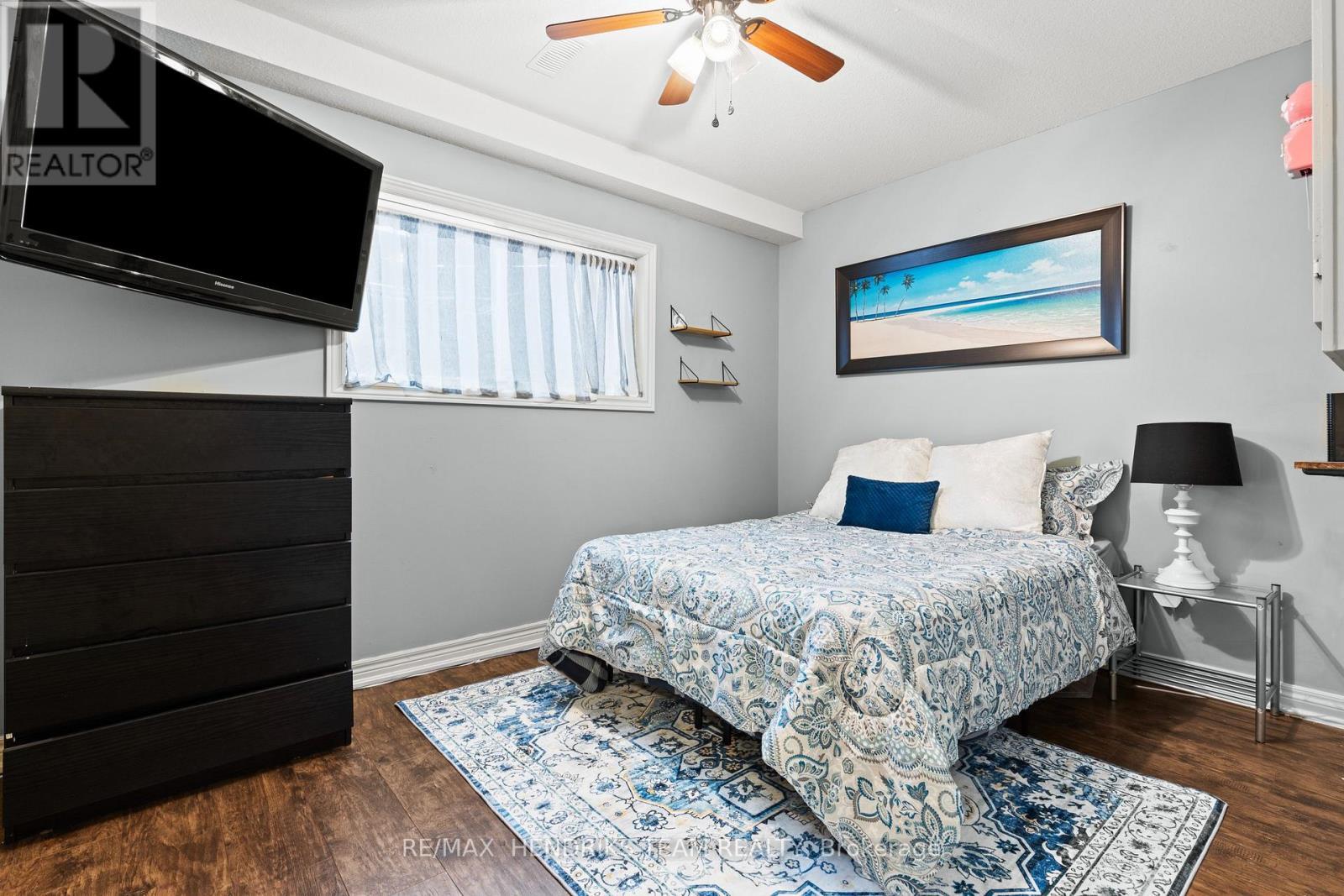 379 Michael Drive, Welland (N. Welland), ON - Indoor Photo Showing Bedroom