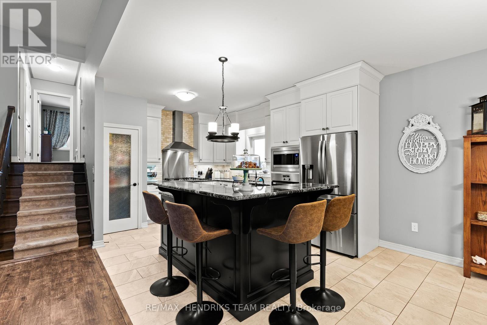 379 Michael Drive, Welland (N. Welland), ON - Indoor Photo Showing Other Room