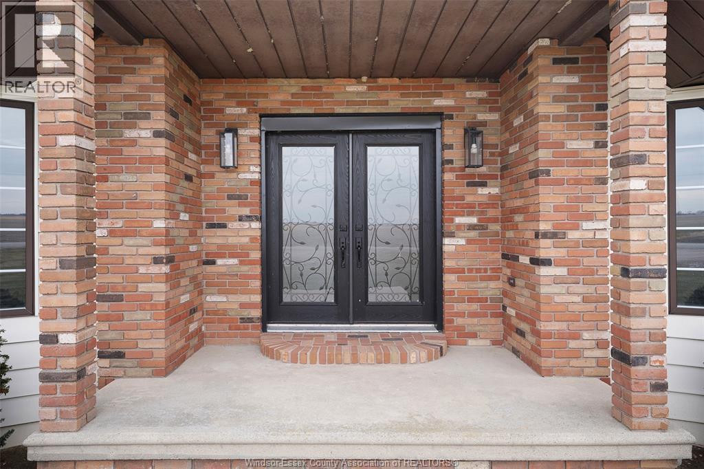 2898 Lakeshore Rd 305, Comber, ON - Outdoor With Deck Patio Veranda With Exterior