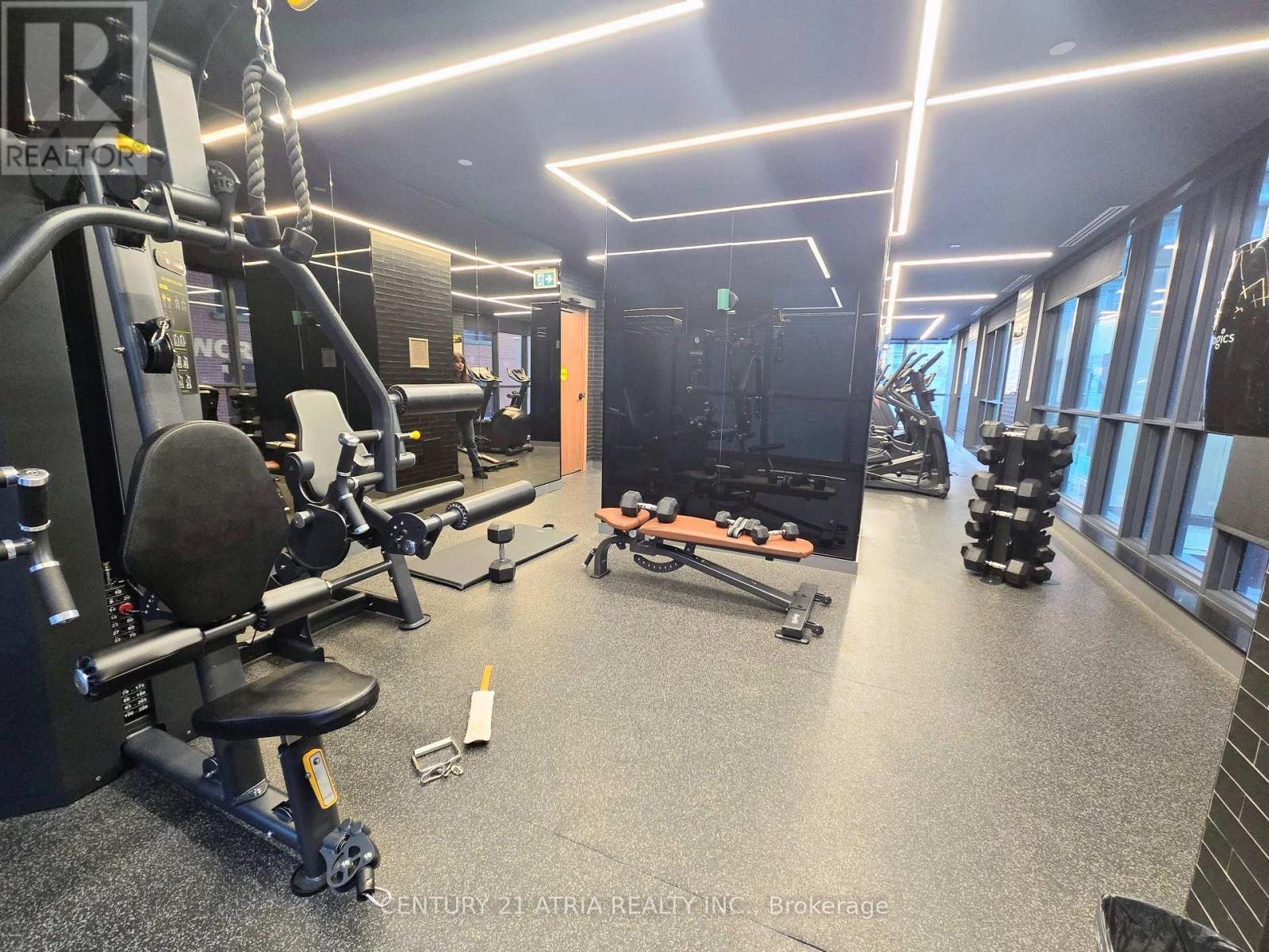 1902 - 327 King Street, Toronto, ON - Indoor Photo Showing Gym Room