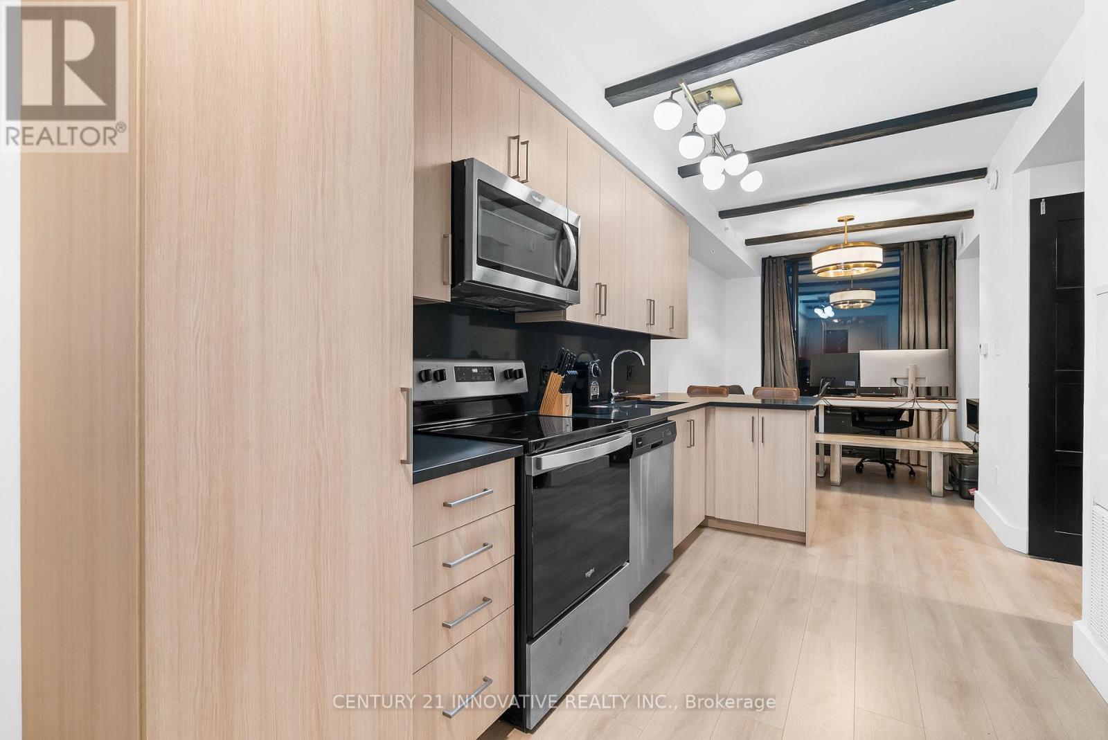 1208 - 145 Columbia Street W, Waterloo, ON - Indoor Photo Showing Kitchen