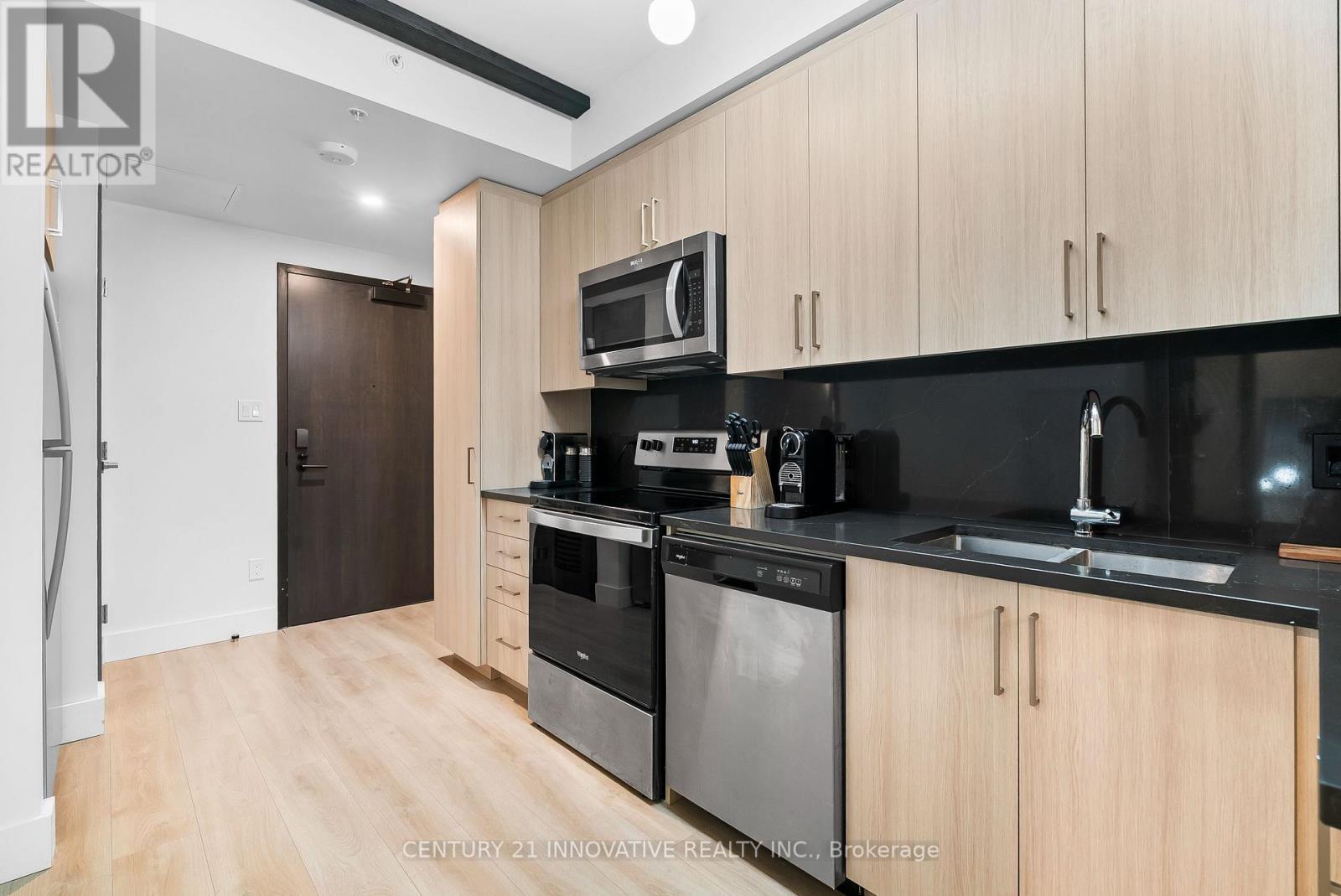 1208 - 145 Columbia Street W, Waterloo, ON - Indoor Photo Showing Kitchen With Stainless Steel Kitchen