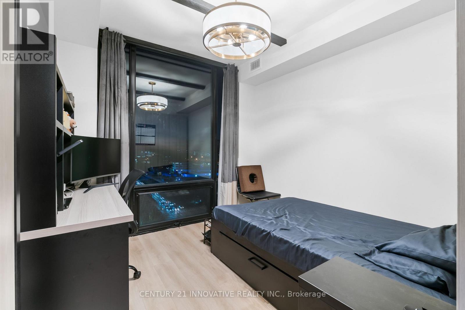 1208 - 145 Columbia Street W, Waterloo, ON - Indoor Photo Showing Bedroom