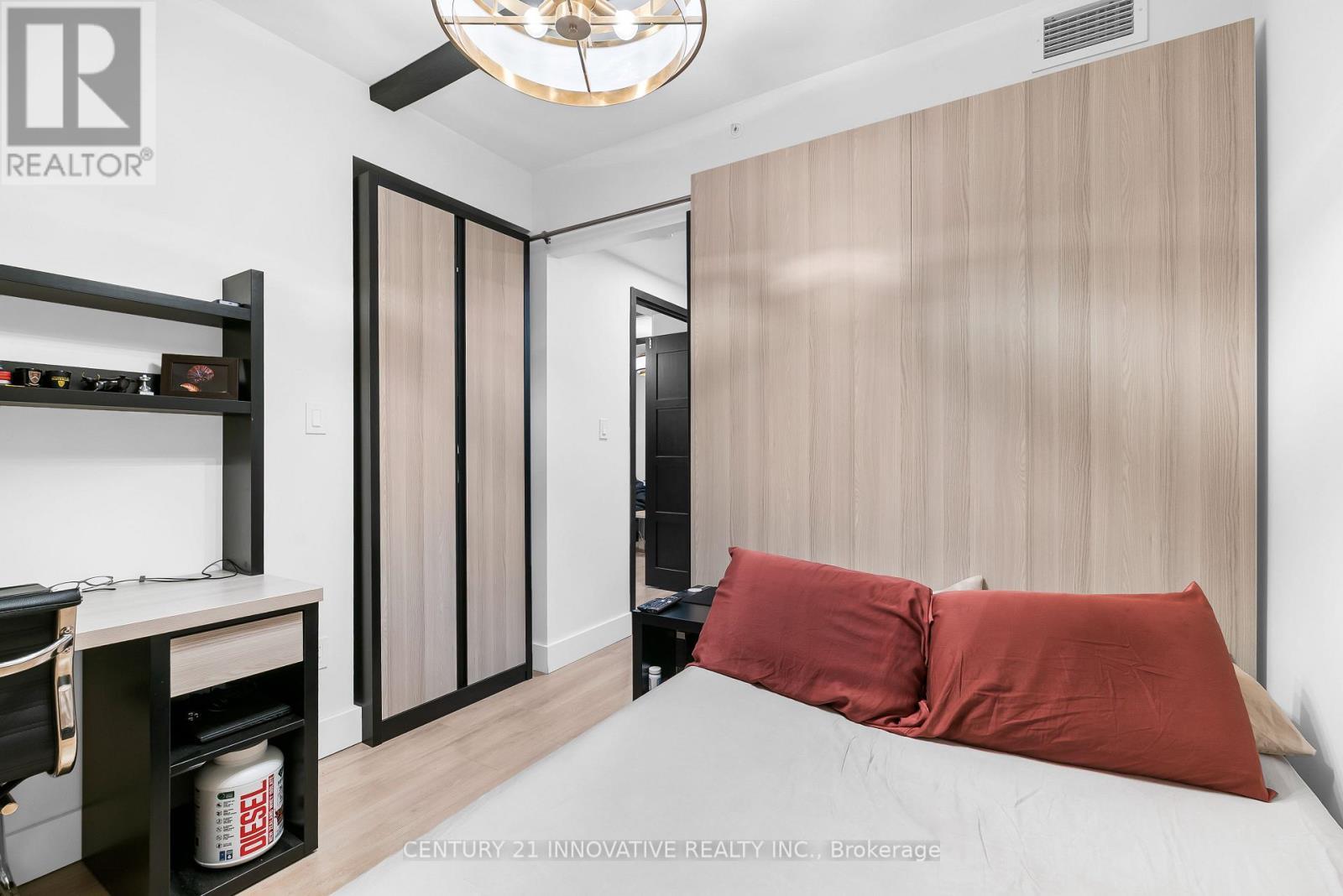 1208 - 145 Columbia Street W, Waterloo, ON - Indoor Photo Showing Bedroom