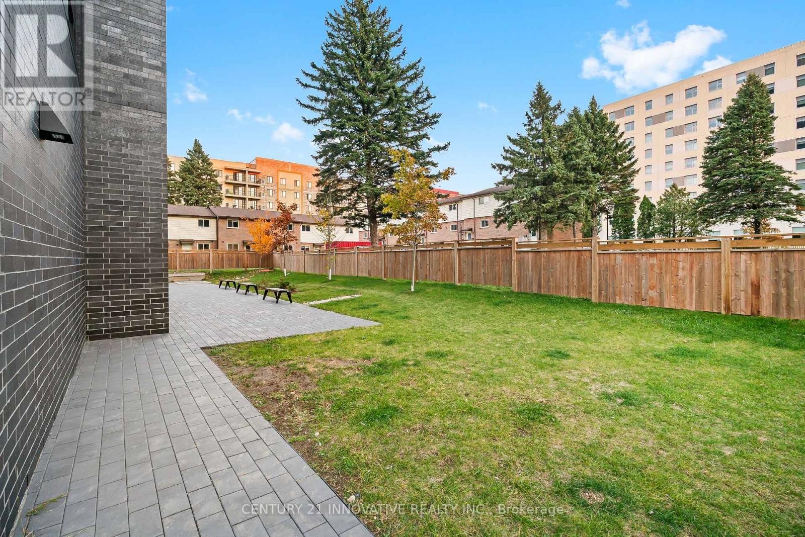 1208 - 145 Columbia Street W, Waterloo, ON - Outdoor