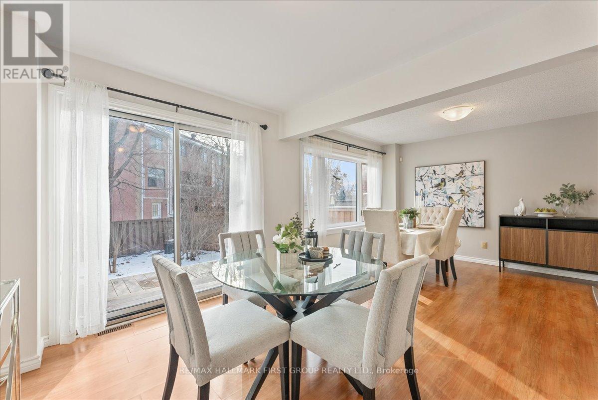 1947 Pine Grove Avenue, Pickering, ON - Indoor Photo Showing Dining Room