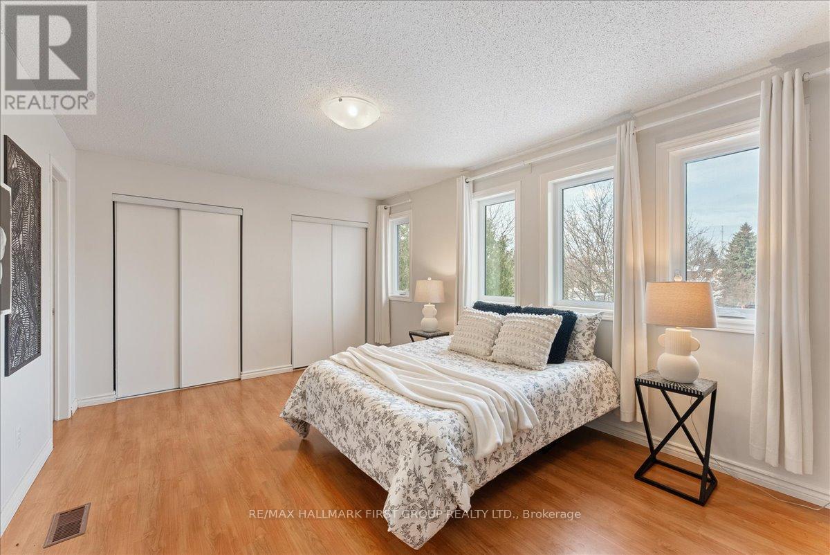 1947 Pine Grove Avenue, Pickering, ON - Indoor Photo Showing Bedroom