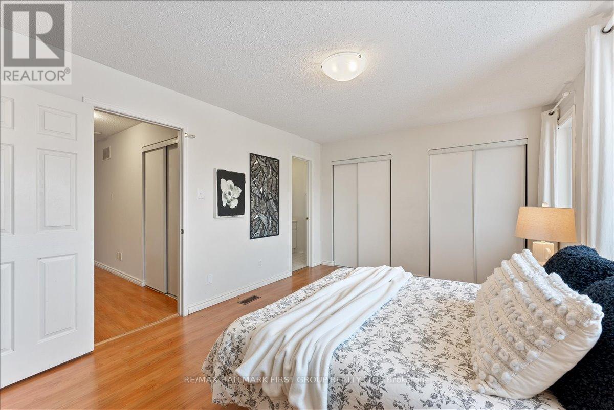1947 Pine Grove Avenue, Pickering, ON - Indoor Photo Showing Bedroom