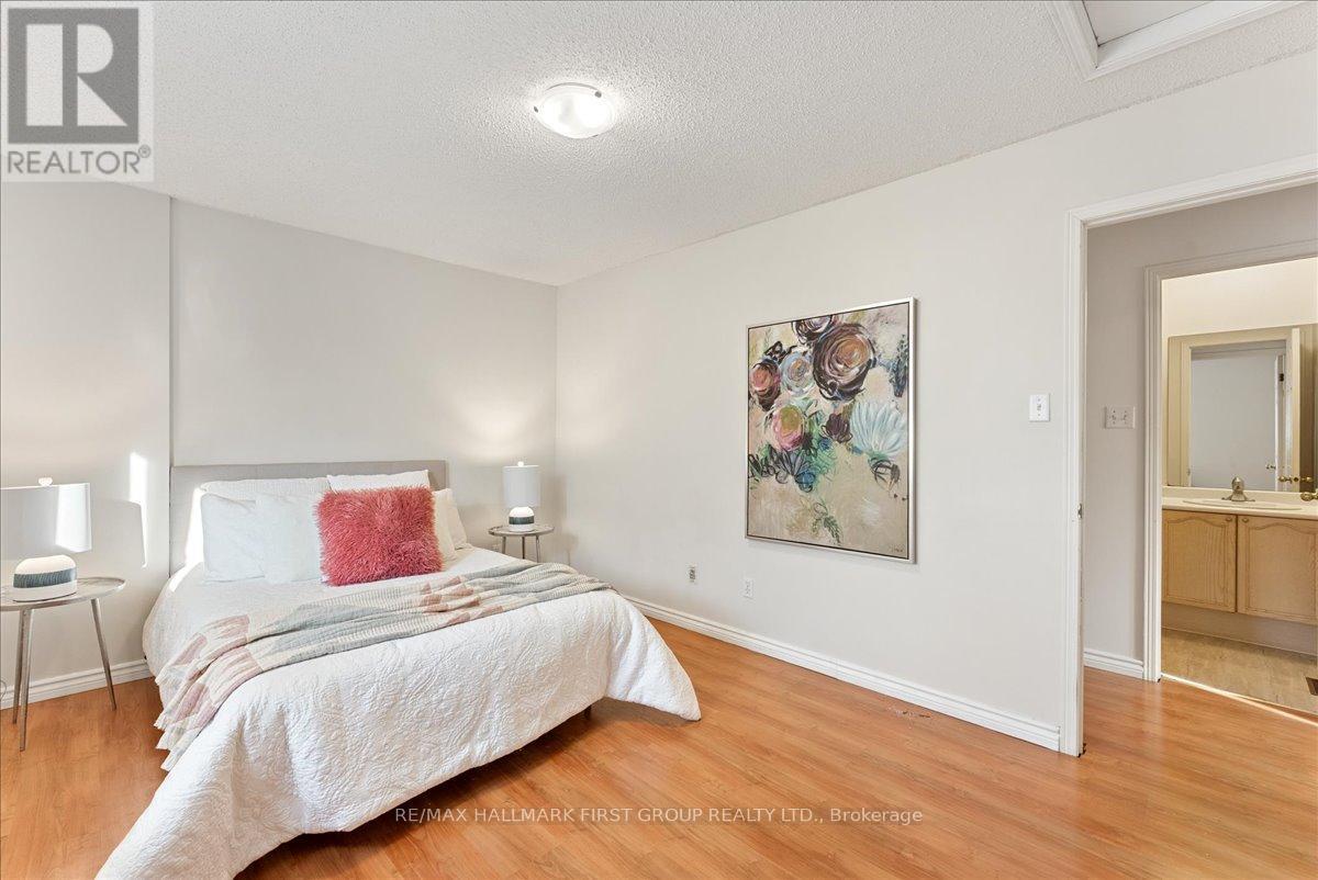 1947 Pine Grove Avenue, Pickering, ON - Indoor Photo Showing Bedroom