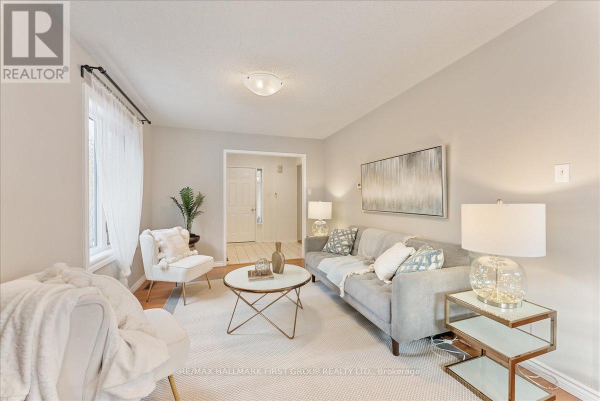 1947 Pine Grove Avenue, Pickering, ON - Indoor Photo Showing Living Room