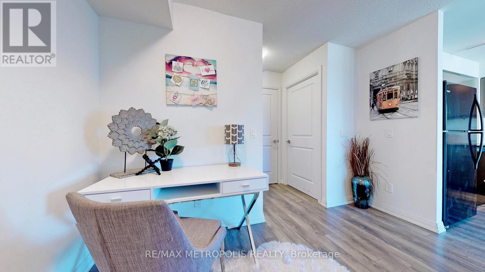 2405 - 30 Meadowglen Place, Toronto, ON - Indoor