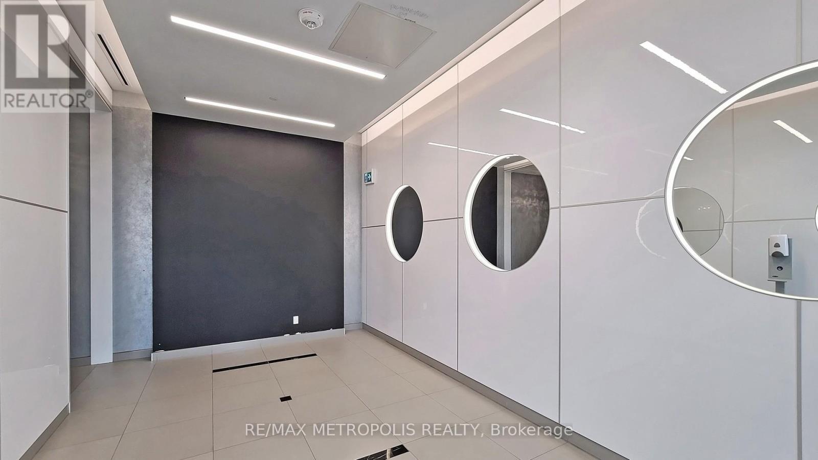 2405 - 30 Meadowglen Place, Toronto, ON -