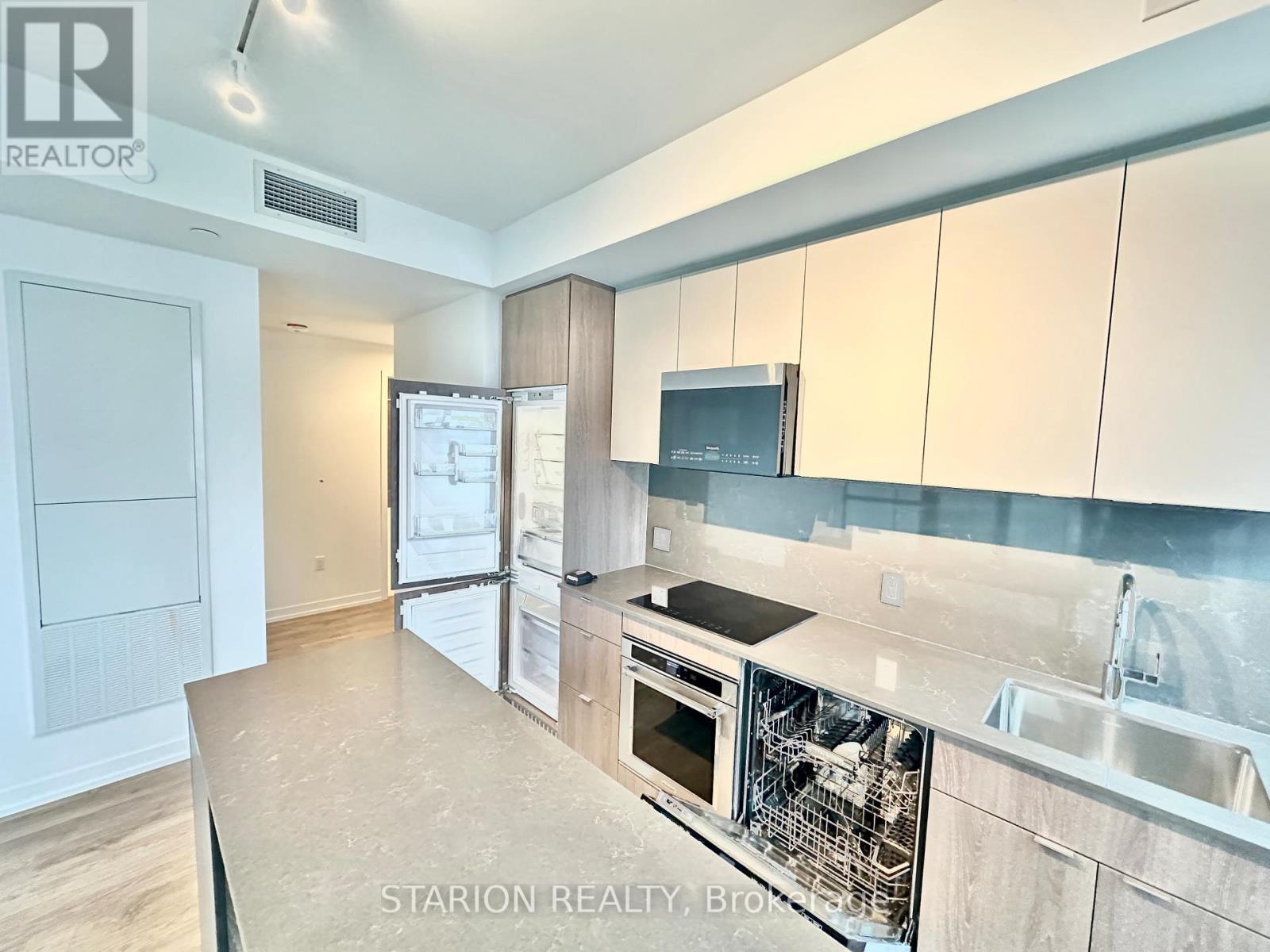 205 - 251 Masonry Way, Mississauga, ON - Indoor Photo Showing Kitchen