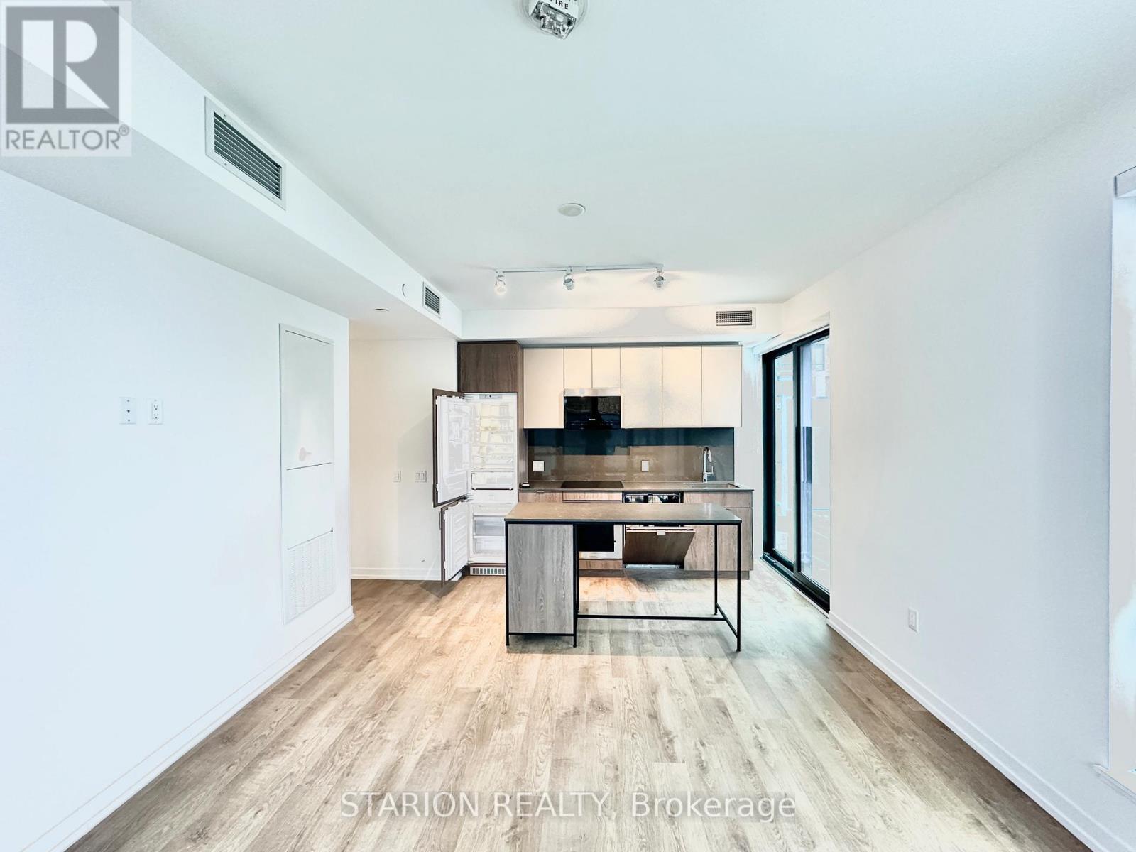 205 - 251 Masonry Way, Mississauga, ON - Indoor Photo Showing Kitchen