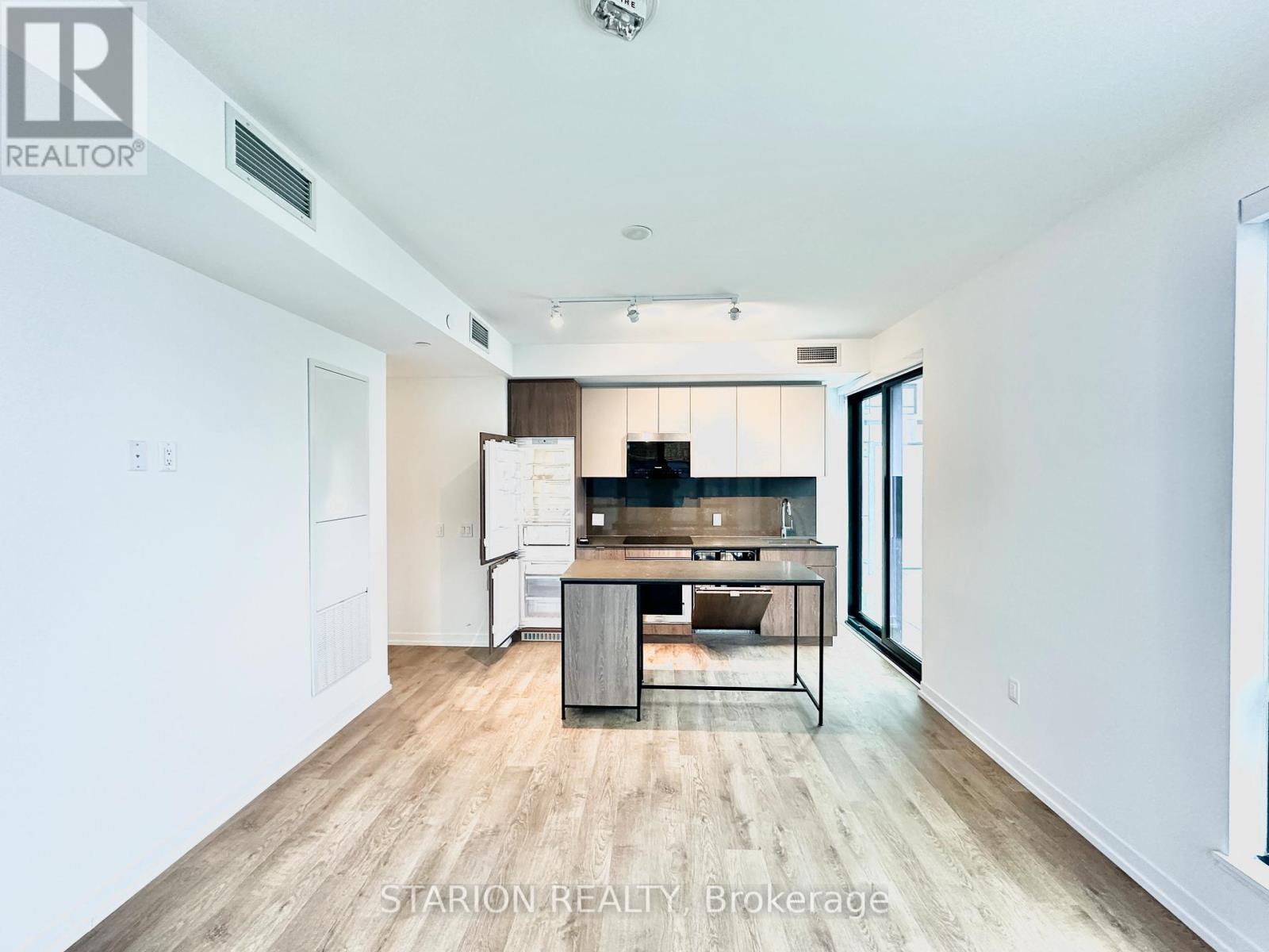 205 - 251 Masonry Way, Mississauga, ON - Indoor Photo Showing Kitchen