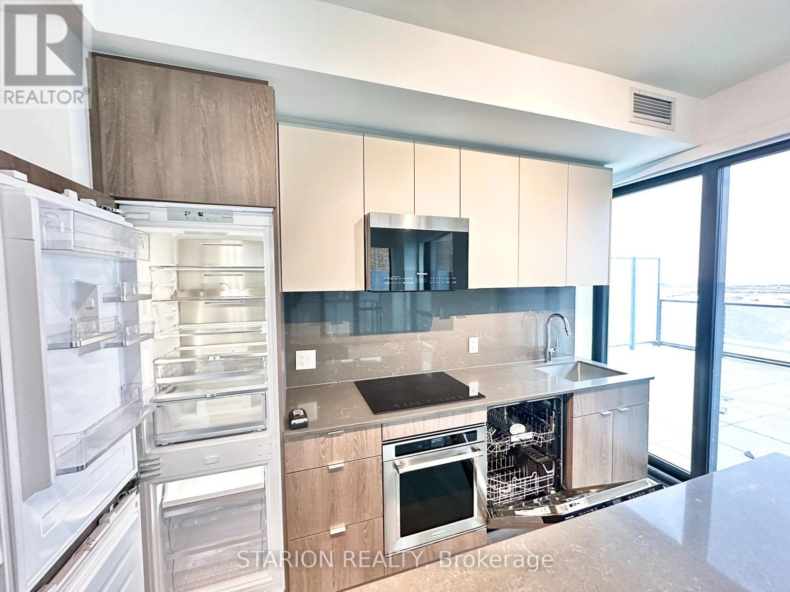 205 - 251 Masonry Way, Mississauga, ON - Indoor Photo Showing Kitchen