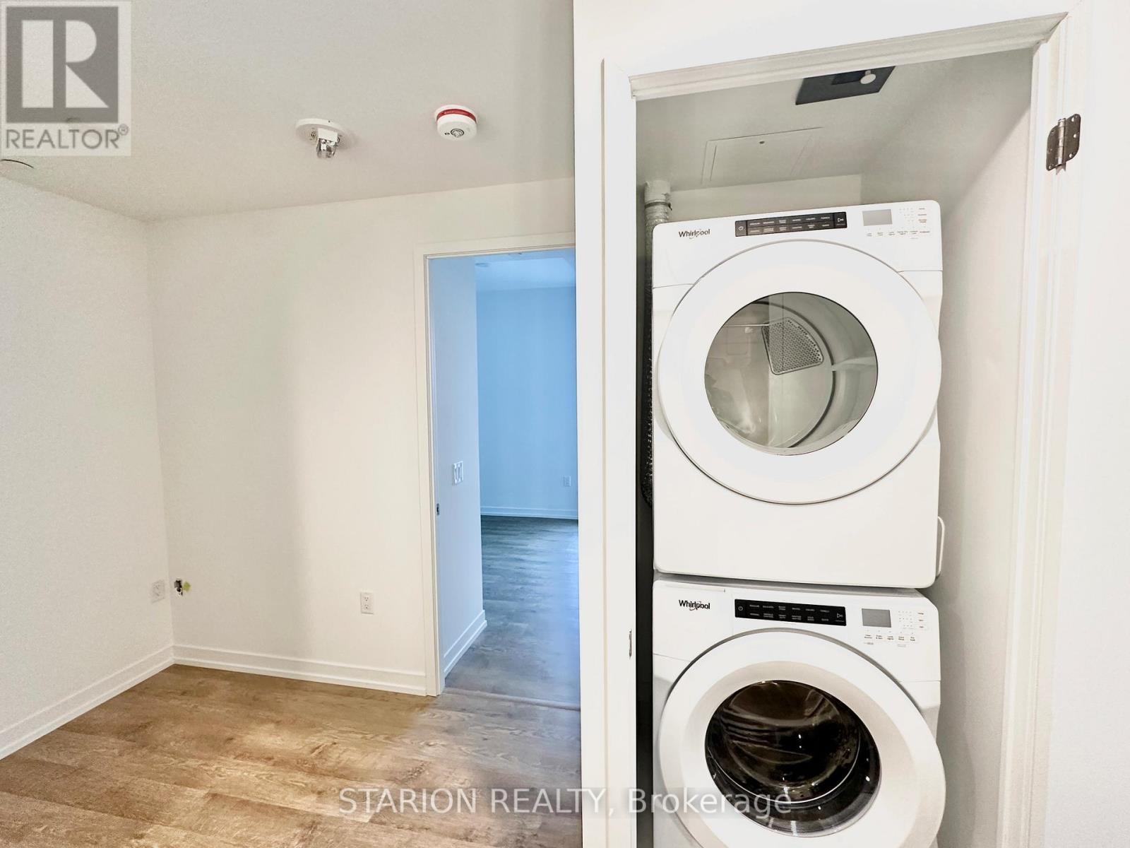 205 - 251 Masonry Way, Mississauga, ON - Indoor Photo Showing Laundry Room
