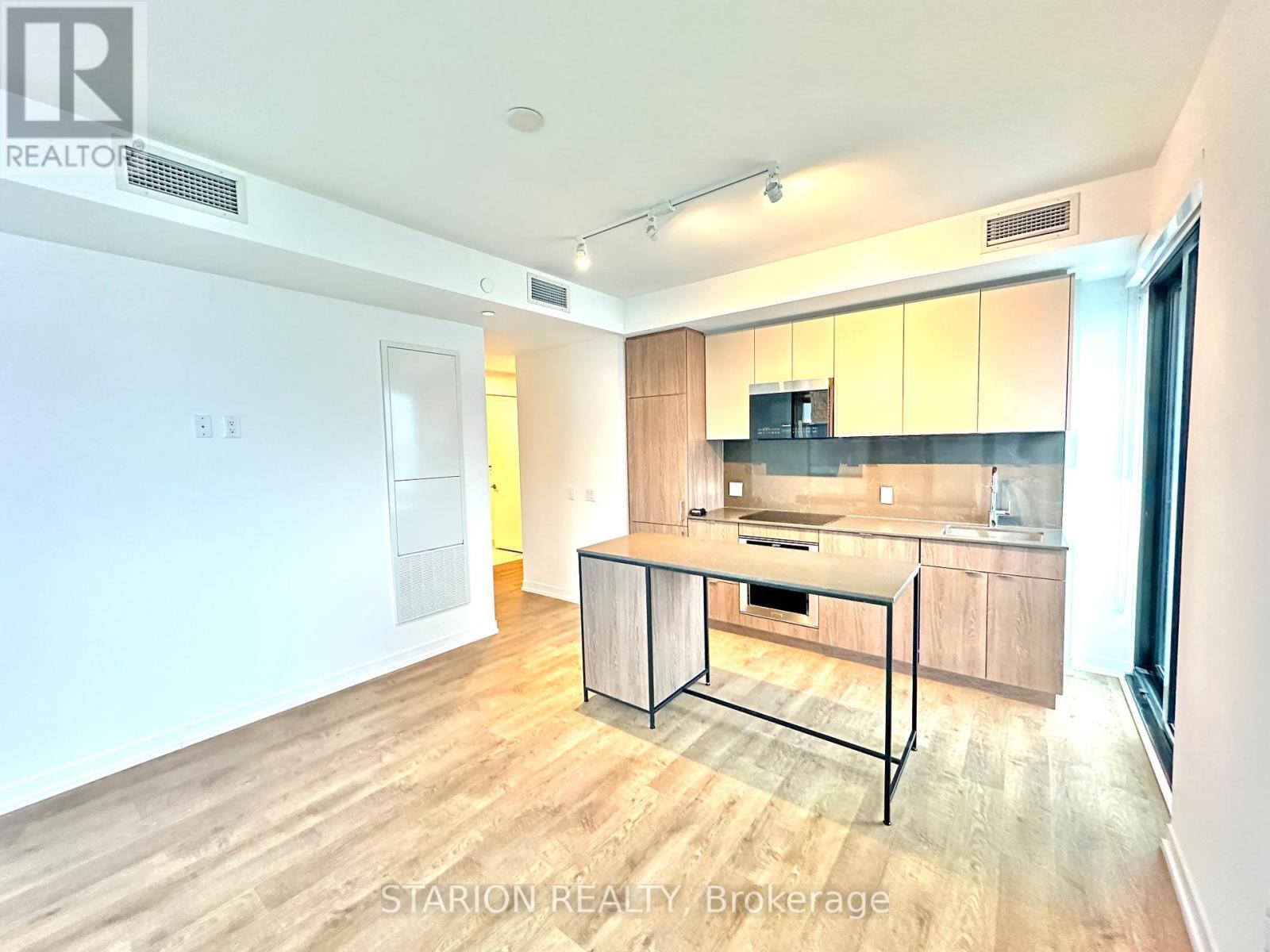 205 - 251 Masonry Way, Mississauga, ON - Indoor Photo Showing Kitchen