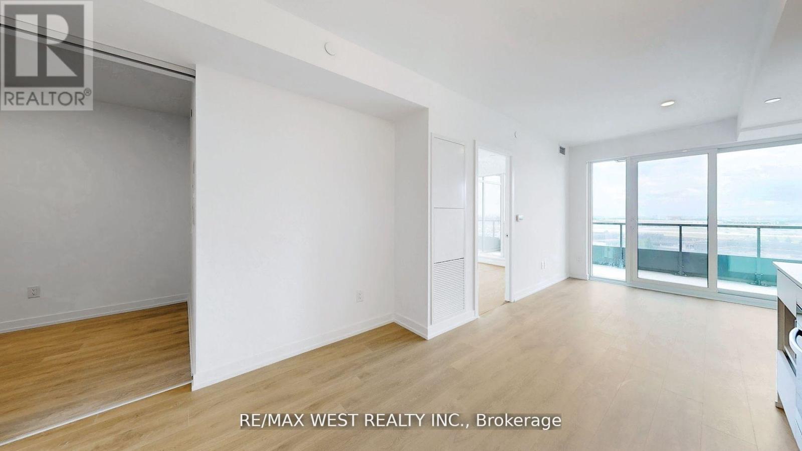 1016 - 1100 Sheppard Avenue W, Toronto, ON - Indoor Photo Showing Other Room