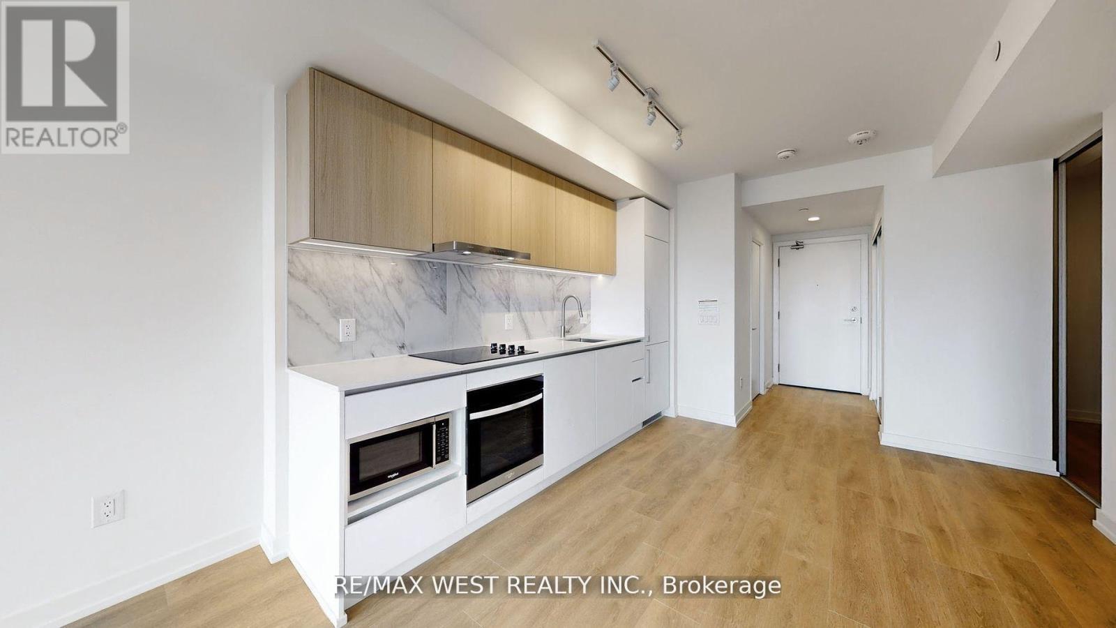 1016 - 1100 Sheppard Avenue W, Toronto, ON - Indoor Photo Showing Kitchen