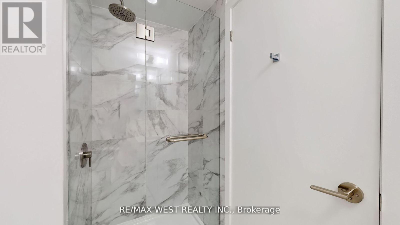 1016 - 1100 Sheppard Avenue W, Toronto, ON - Indoor Photo Showing Bathroom