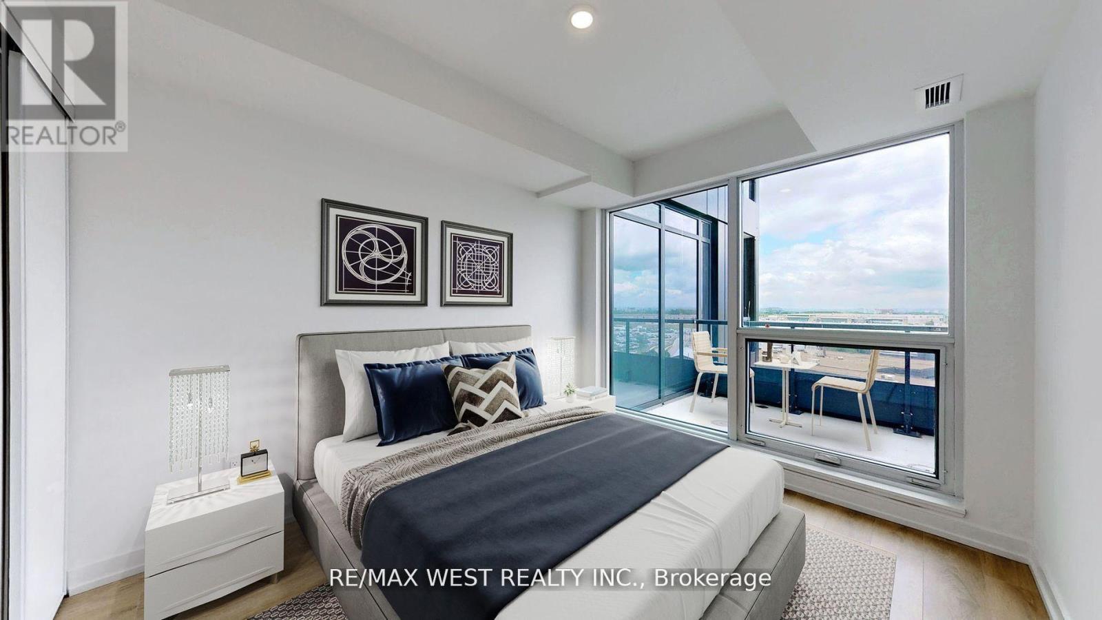 1016 - 1100 Sheppard Avenue W, Toronto, ON - Indoor Photo Showing Bedroom