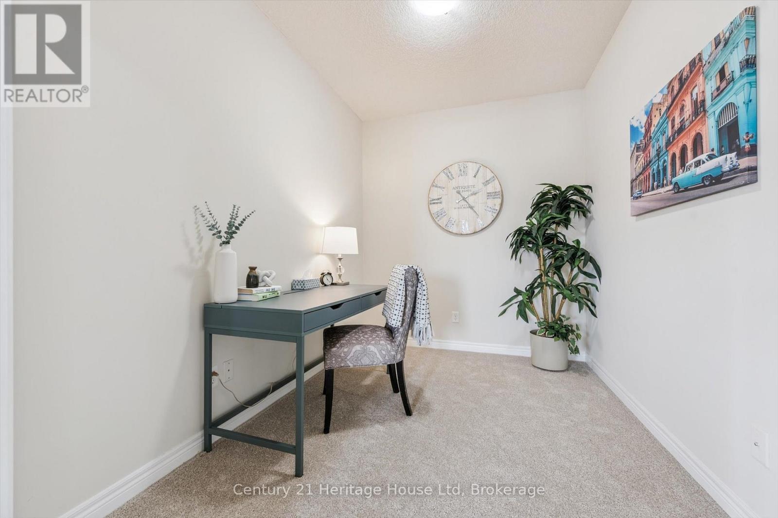 402 - 901 Paisley Road, Guelph (Willow West/Sugarbush/West Acres), ON