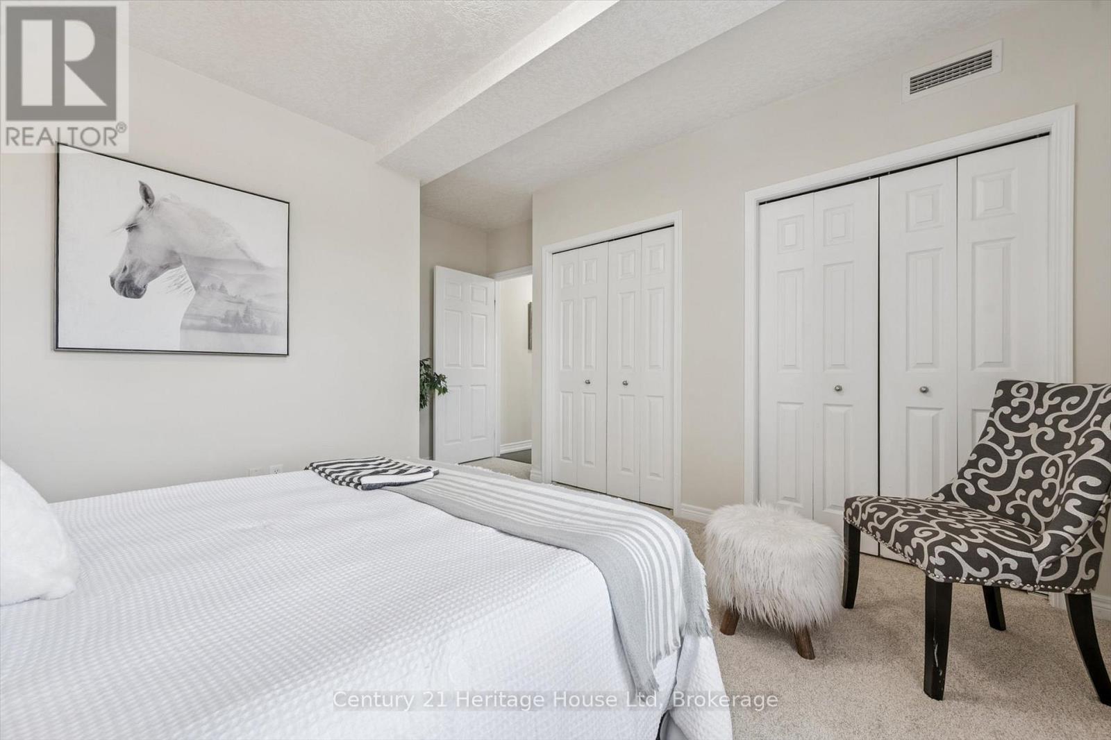 402 - 901 Paisley Road, Guelph (Willow West/Sugarbush/West Acres), ON