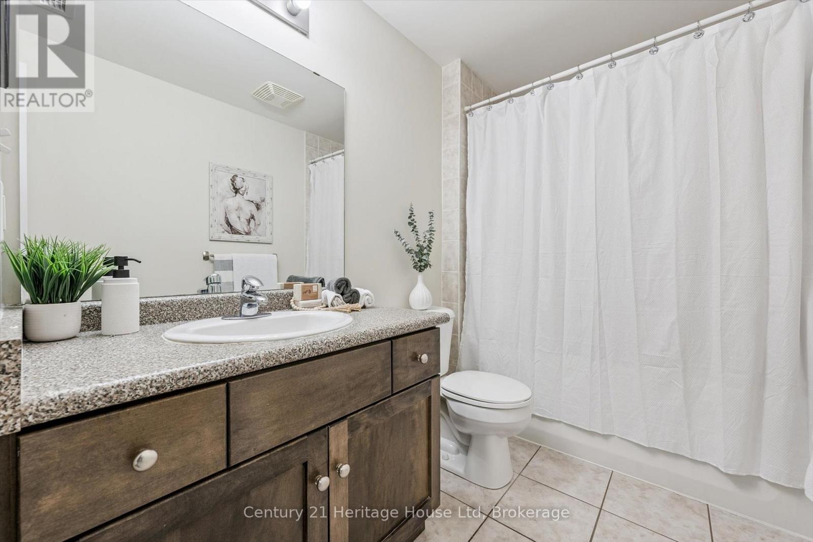 402 - 901 Paisley Road, Guelph (Willow West/Sugarbush/West Acres), ON