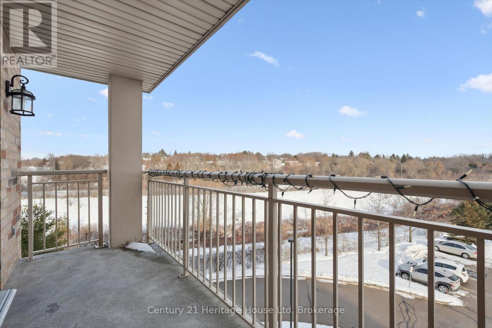 402 - 901 Paisley Road, Guelph (Willow West/Sugarbush/West Acres), ON