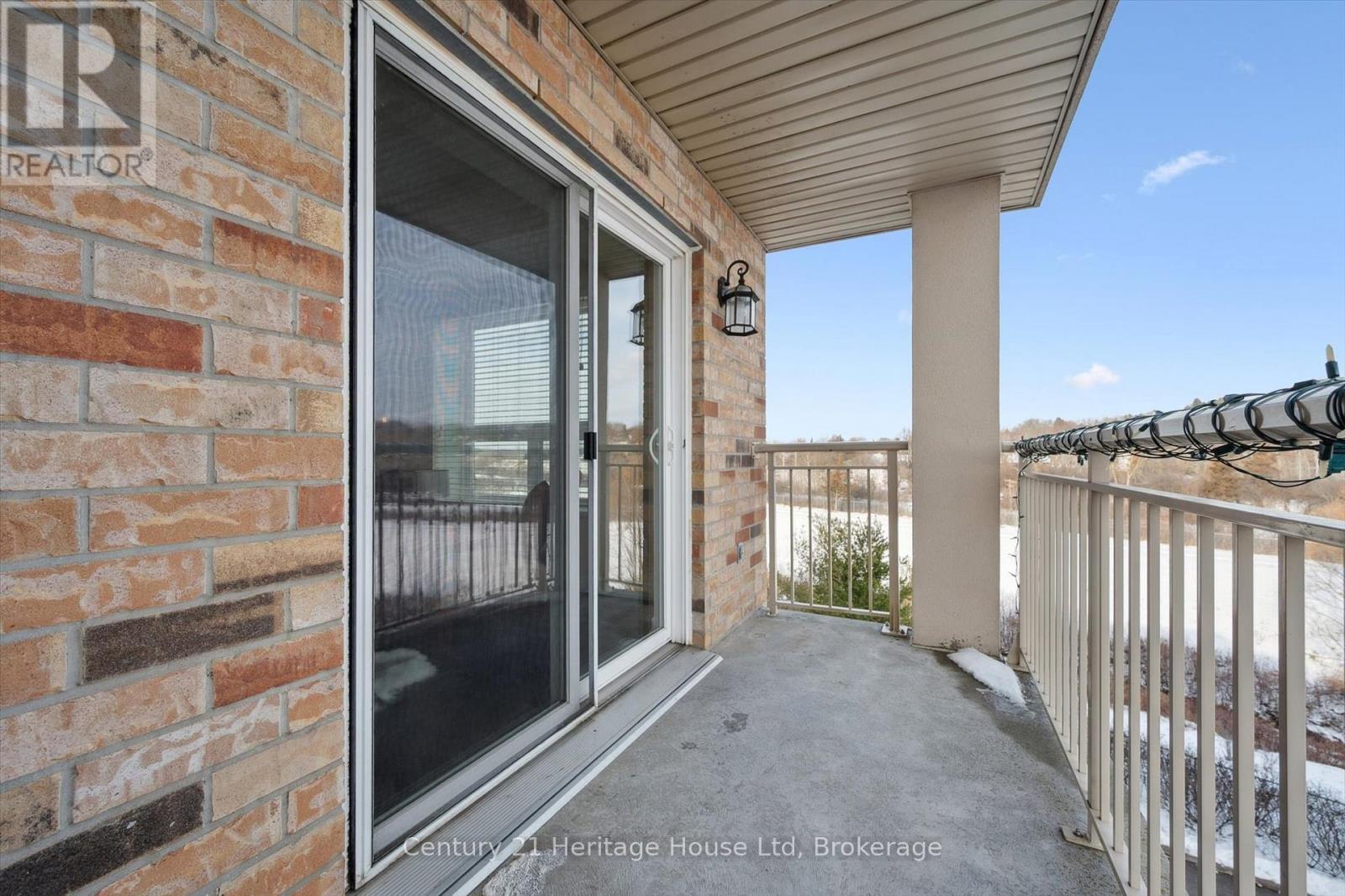 402 - 901 Paisley Road, Guelph (Willow West/Sugarbush/West Acres), ON