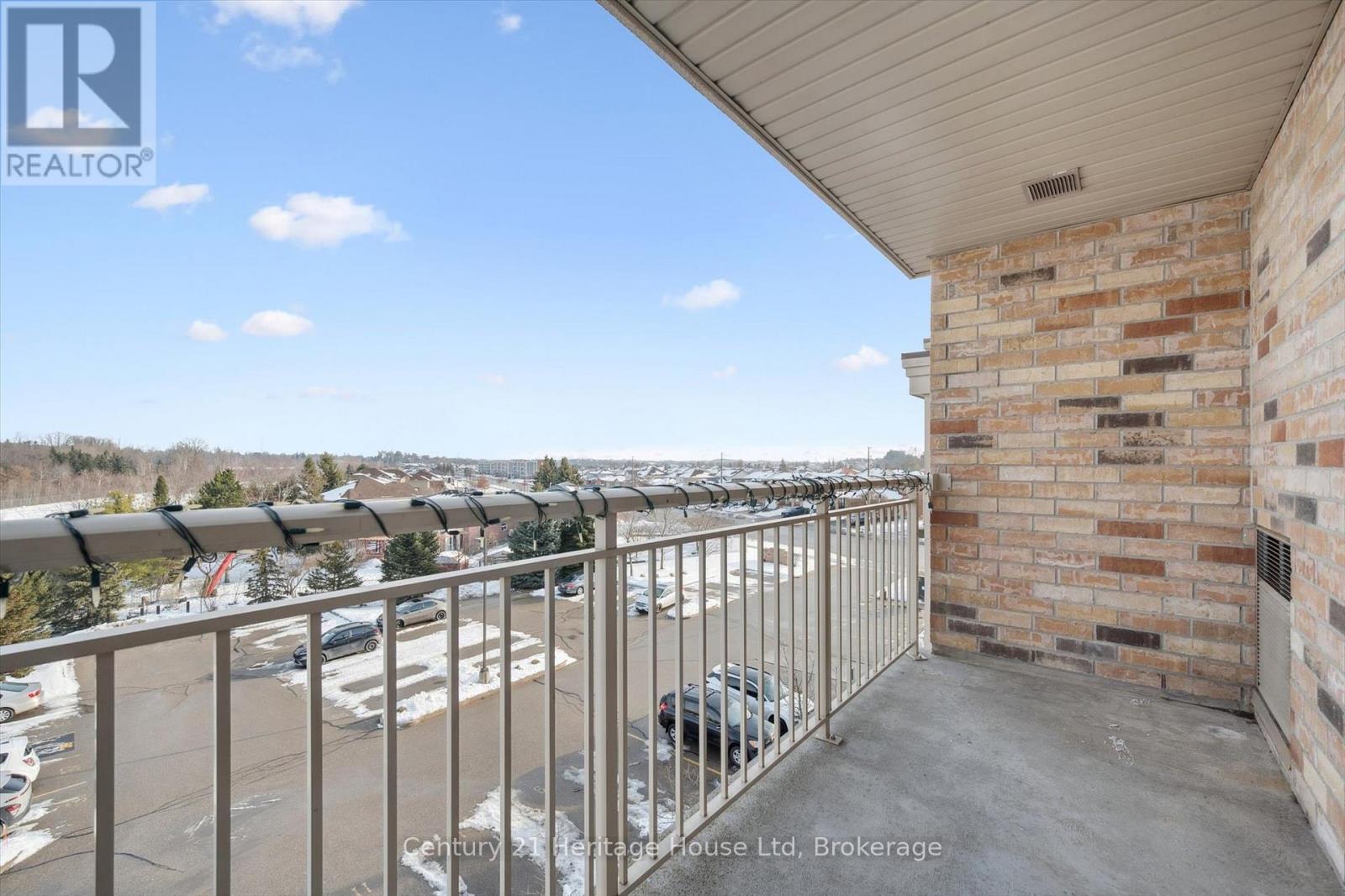 402 - 901 Paisley Road, Guelph (Willow West/Sugarbush/West Acres), ON