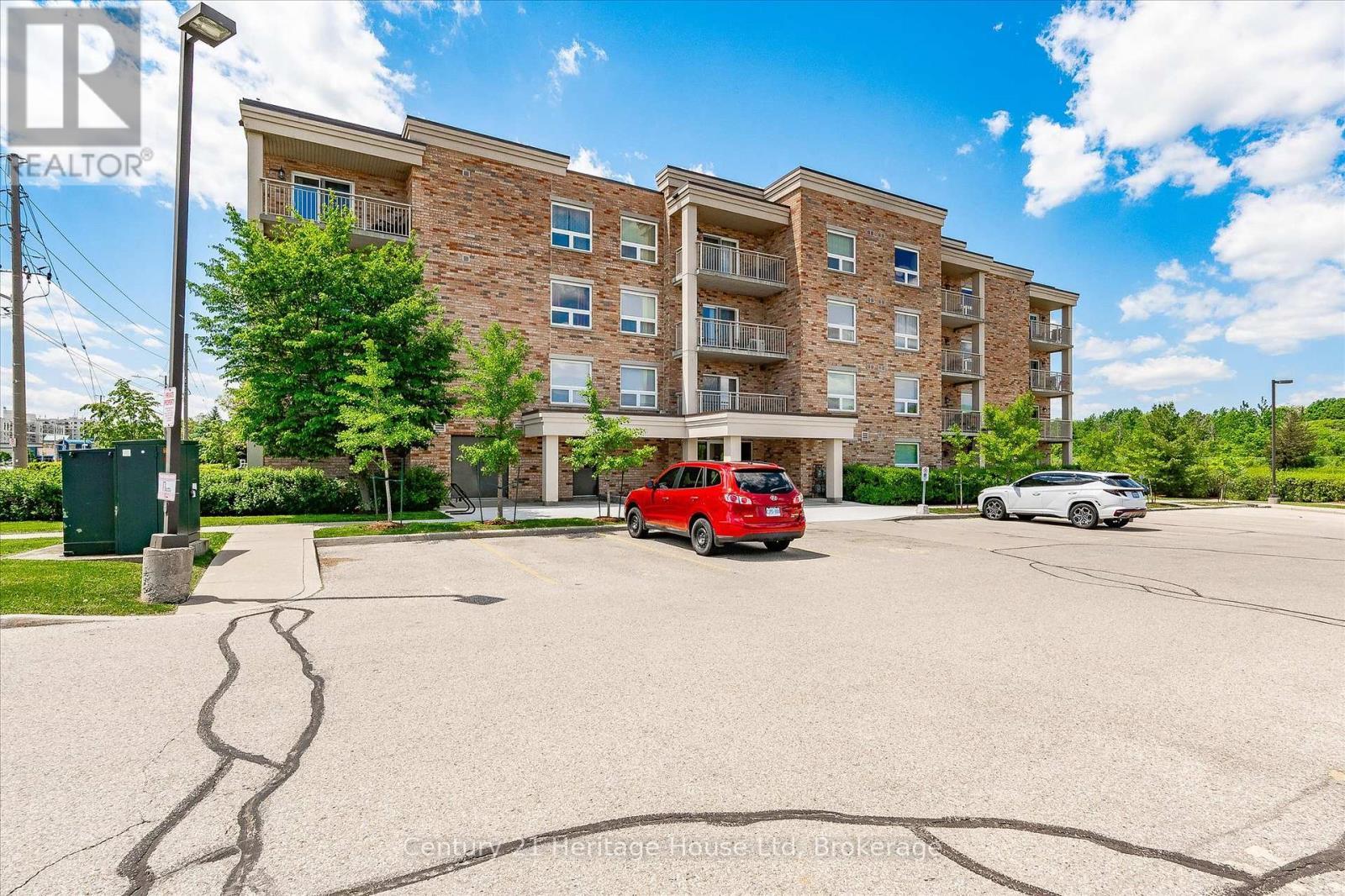 402 - 901 Paisley Road, Guelph (Willow West/Sugarbush/West Acres), ON