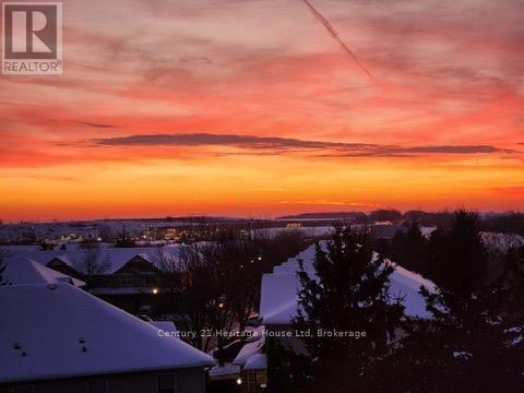 402 - 901 Paisley Road, Guelph (Willow West/Sugarbush/West Acres), ON