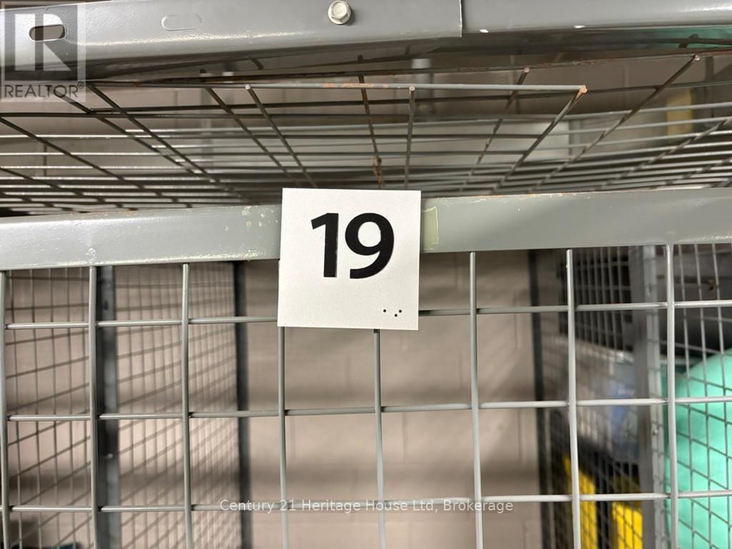 402 - 901 Paisley Road, Guelph (Willow West/Sugarbush/West Acres), ON