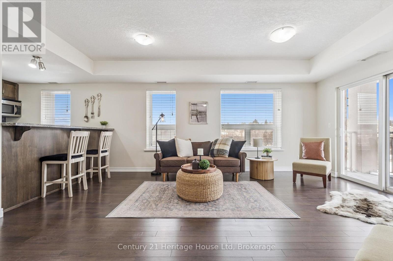 402 - 901 Paisley Road, Guelph (Willow West/Sugarbush/West Acres), ON