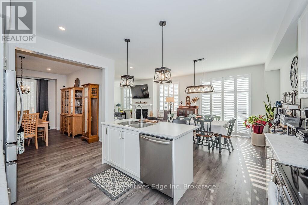 55 Povey Road, Centre Wellington (Fergus), ON - Indoor Photo Showing Kitchen With Double Sink With Upgraded Kitchen